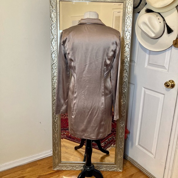 Amanda Uprichard Taupe 💯 silk blazer mini dress. Size XSmall. Gently worn. - Picture 2 of 6